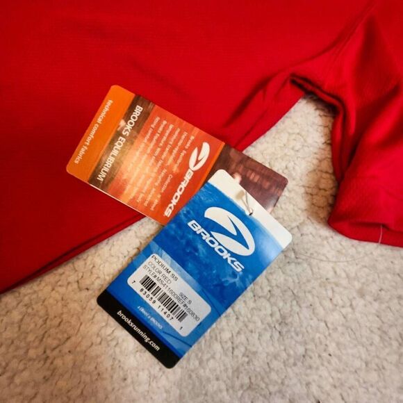 Brooks Running Tech T Shirt NWT Podium SS Bright Red Men's S - Picture 7 of 8